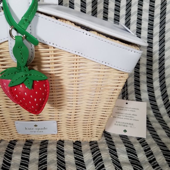 MAKE AN OFFER  Kate Spade Wicker Picnic Basket Strawberry White - Picture 7 of 13